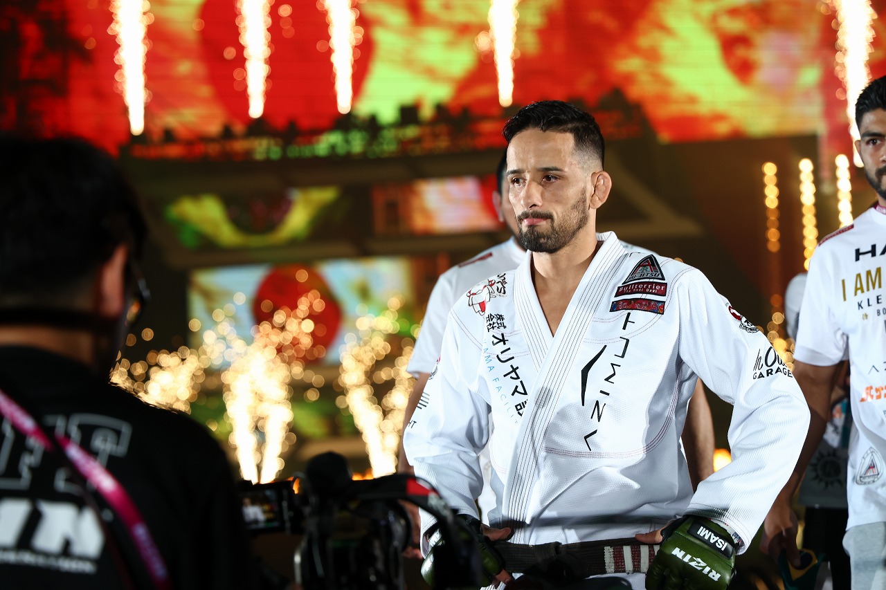 クレベル・コイケ RIZINにて着用モデル BULL TERRIER 柔術衣 Ashura R 白