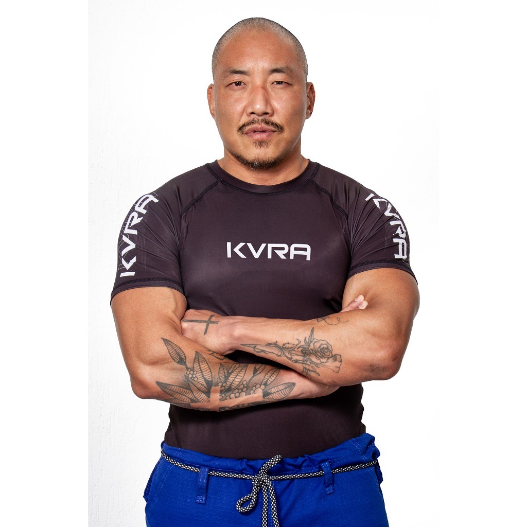 KVRA ラッシュガード WAVES 半袖 黒