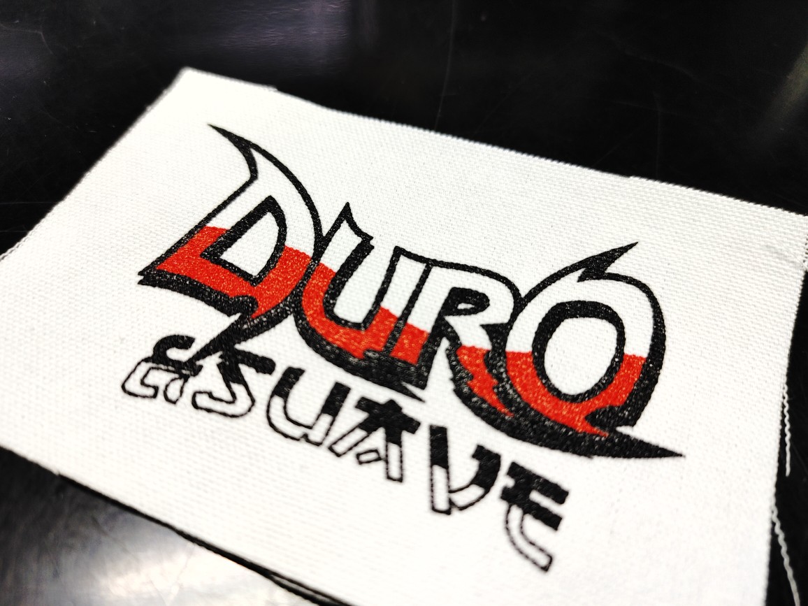 パッチ2色刷作成例　白布　黒・赤プリント