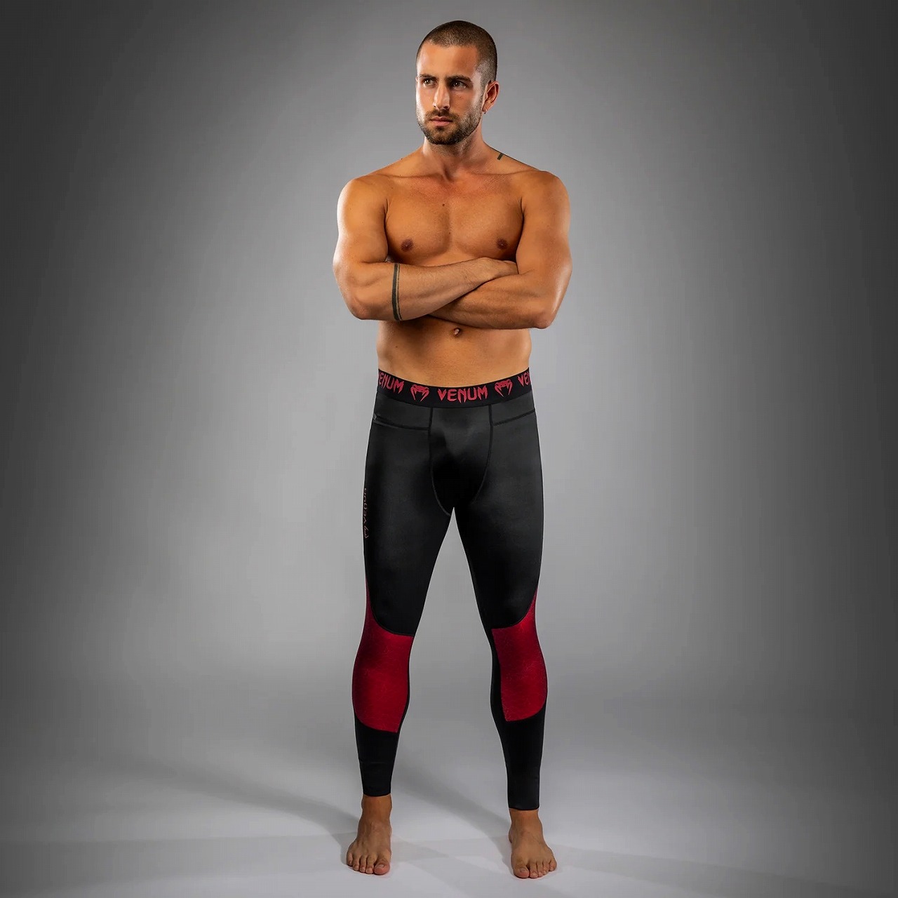 Venum x Assassin's Creed Shadows ロングスパッツ  バーガンディ/黒