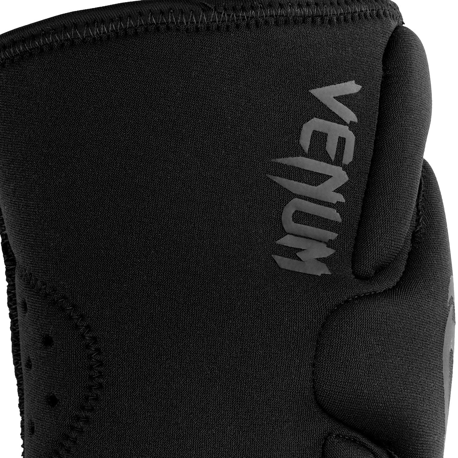 VENUM　ニーパッド　Kontact lycra　黒/黒