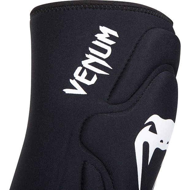 VENUM　ニーパッド　Kontact lycra　黒